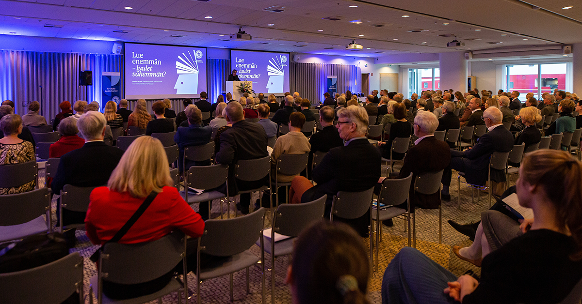 Kuva symposiumin yleisöstä.